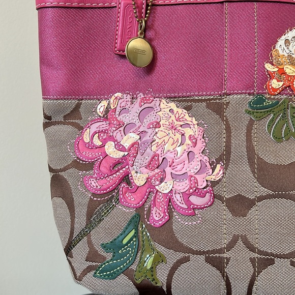 Coach Signature Floral Applique Tote - Picture 7 of 7